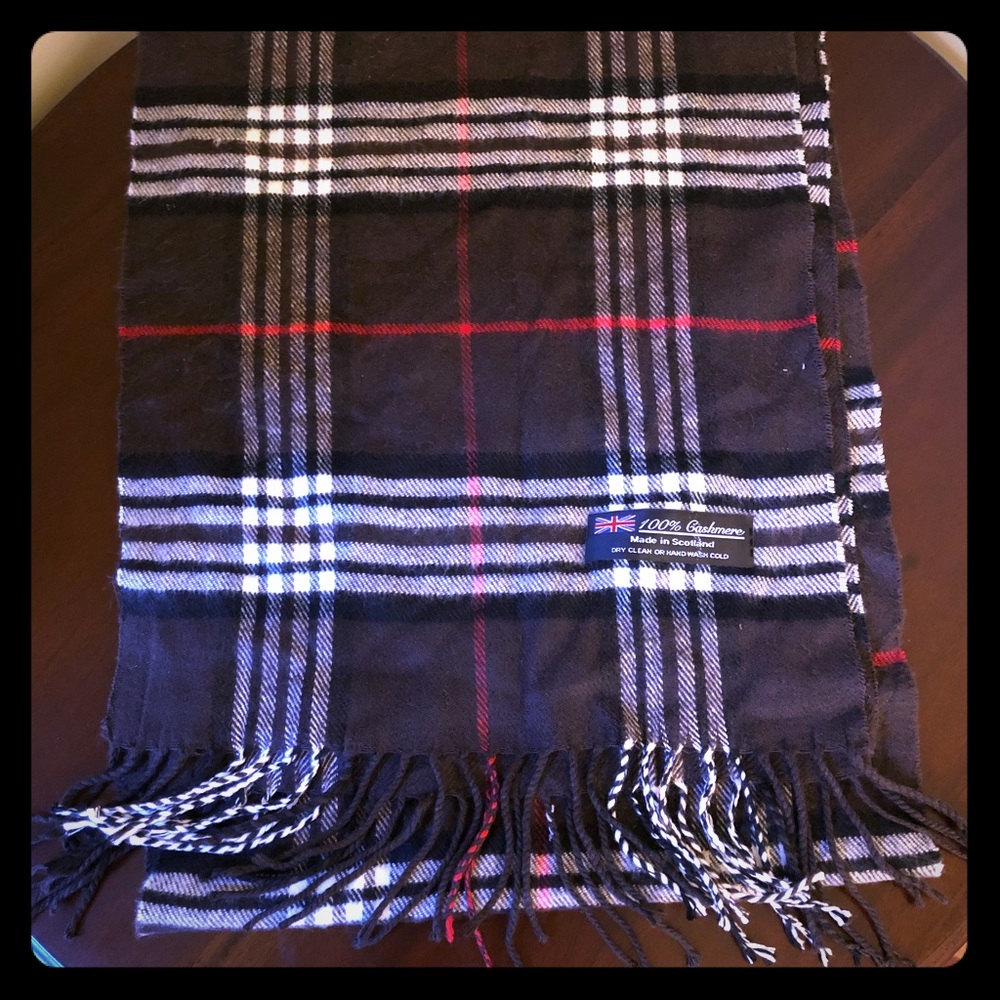 Cashmere Scarf 🧣